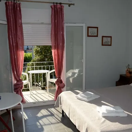 Guest house αθηνά