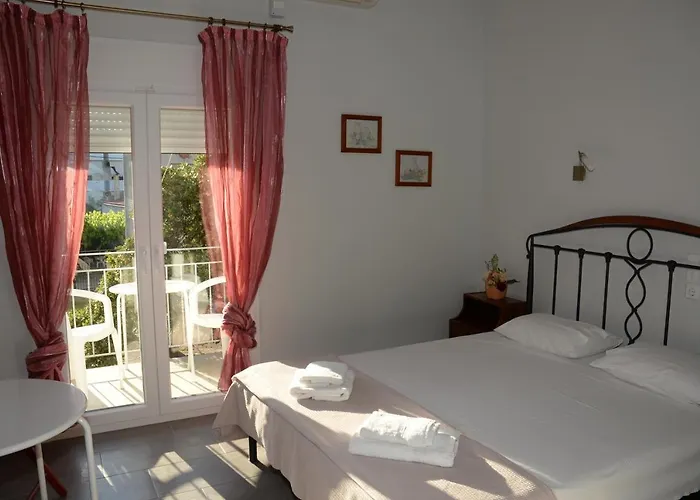 αθηνά 3* Pefki (Evia)